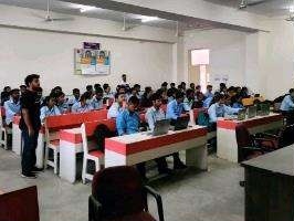 Students during the alumni talk